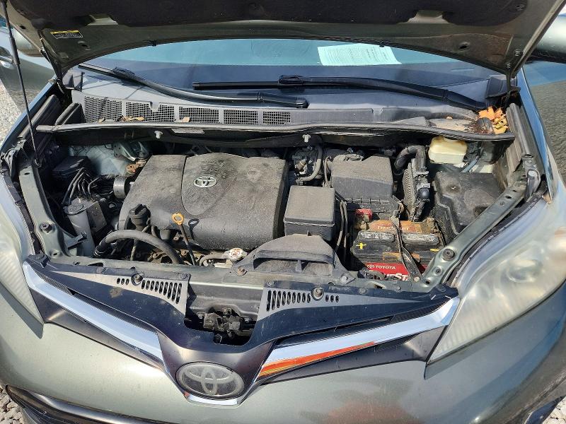 68588606 :رقم المزاد ، 5TDKZ3DC9JS938873 vin ، 2018 Toyota Sienna مزاد بيع