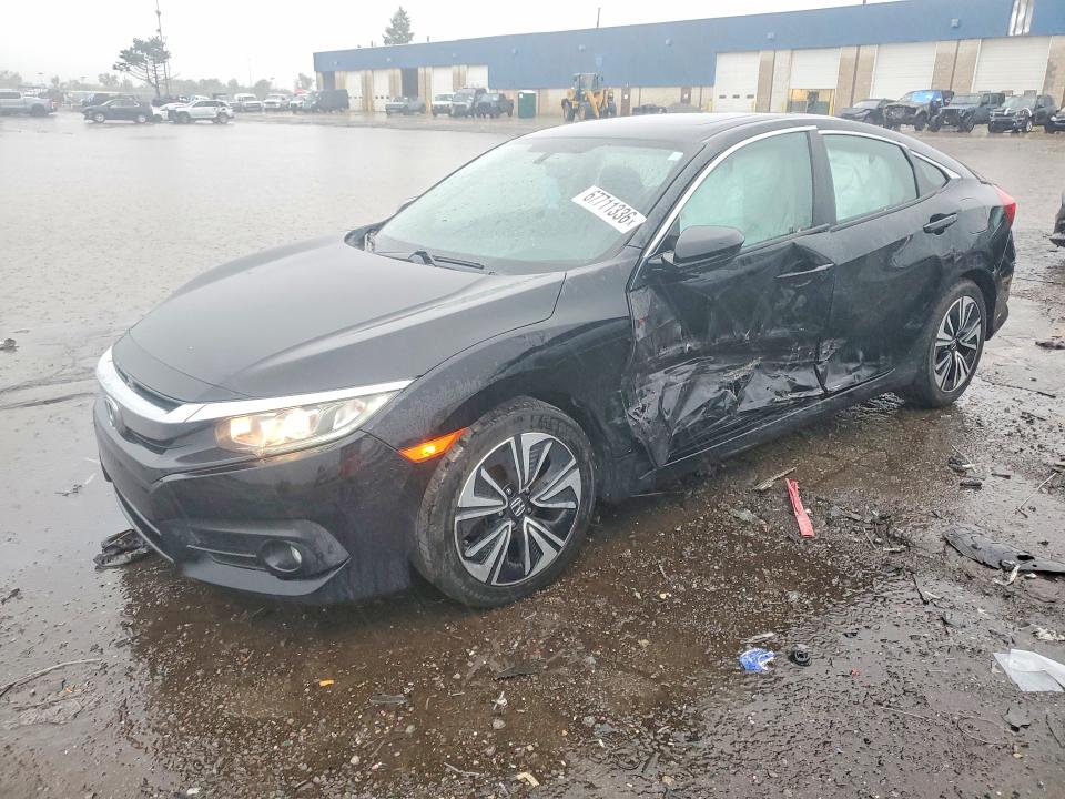 67711336 :رقم المزاد ، 19XFC1F33HE024157 vin ، 2017 Honda Civic مزاد بيع