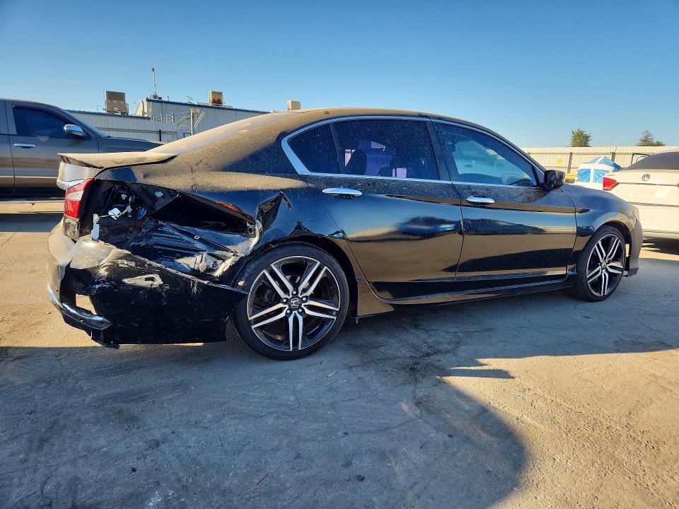 70678636 :رقم المزاد ، 1HGCR2F57HA079420 vin ، 2017 Honda Accord مزاد بيع