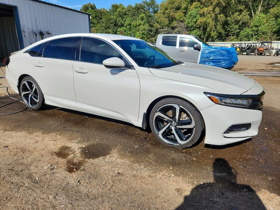 Продажа на аукционе авто 2019 Honda Accord, vin: 1HGCV1F38KA117717, номер лота: 70317486