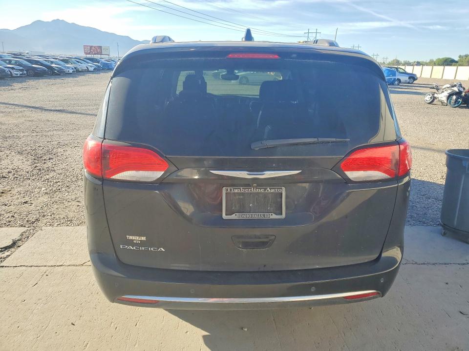 68240486 :رقم المزاد ، 2C4RC1EG9HR659836 vin ، 2017 Chrysler Pacifica مزاد بيع