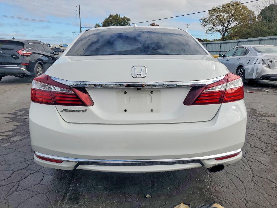 Продажа на аукционе авто 2017 Honda Accord, vin: 1HGCR2F74HA151725, номер лота: 70081706