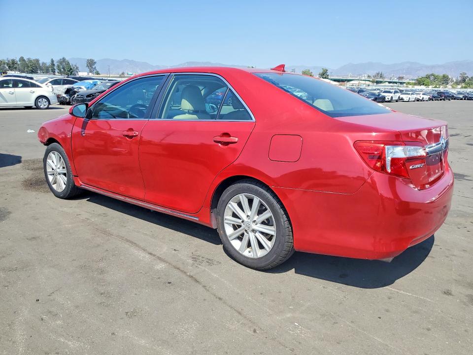 69893006 :رقم المزاد ، 4T1BK1FK4EU542487 vin ، 2014 Toyota Camry مزاد بيع