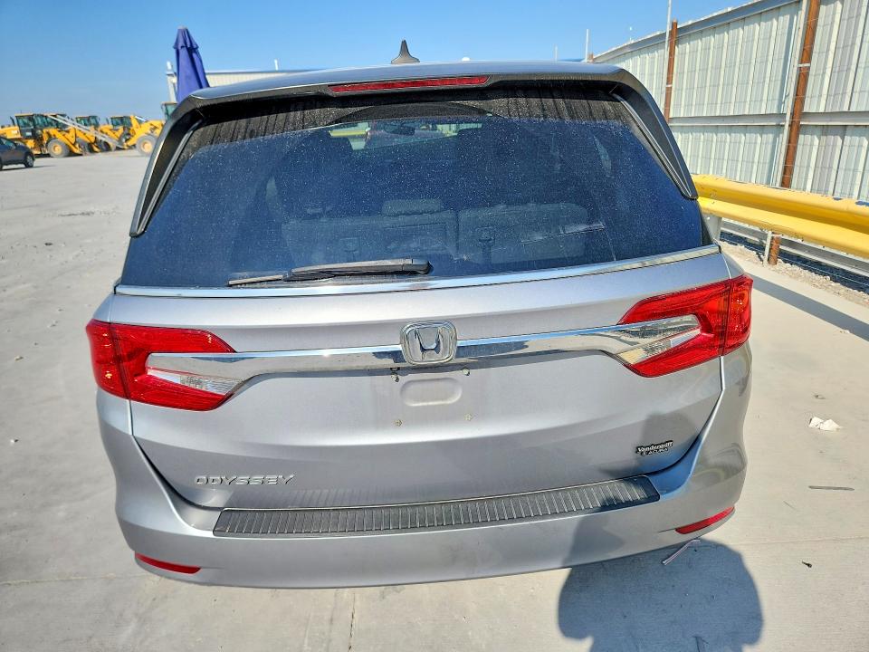 68785956 :رقم المزاد ، 5FNRL6H76JB038208 vin ، 2018 Honda Odyssey مزاد بيع