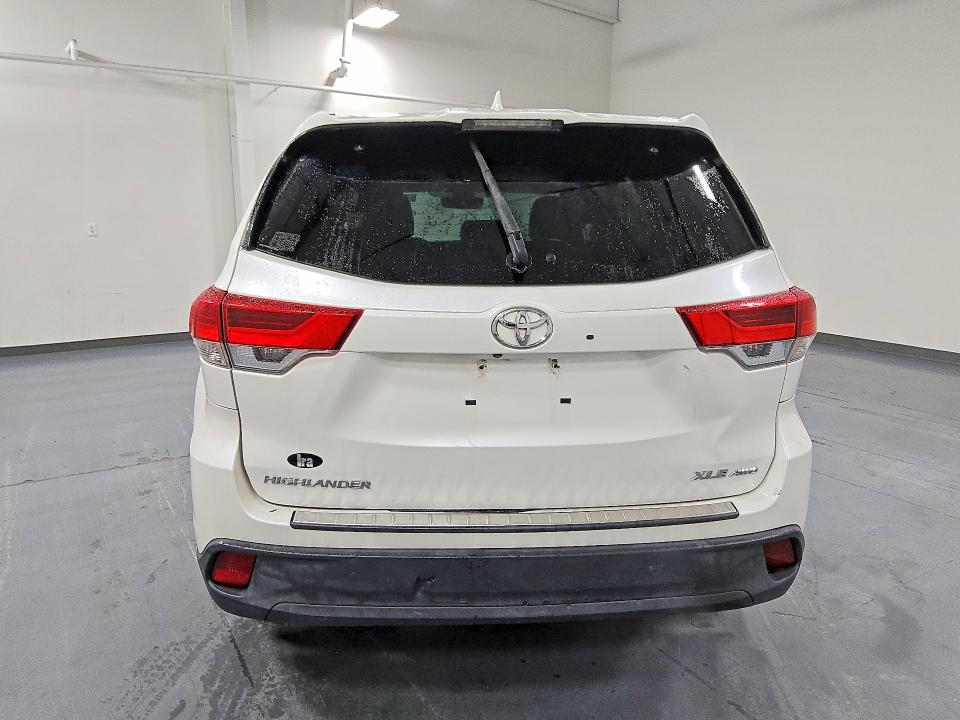 Продажа на аукционе авто 2017 Toyota Highlander, vin: 5TDJZRFH2HS473709, номер лота: 70867606