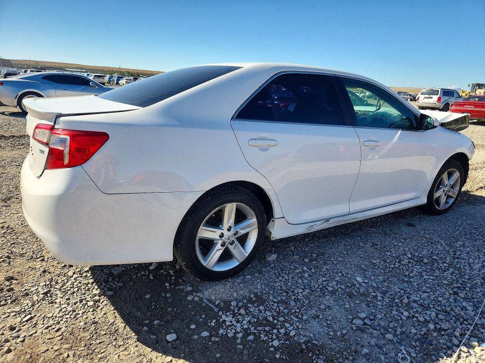 2014 Toyota Camry მანქანა იყიდება აუქციონზე, vin: 4T1BF1FKXEU422889, აუქციონის ნომერი: 70422826