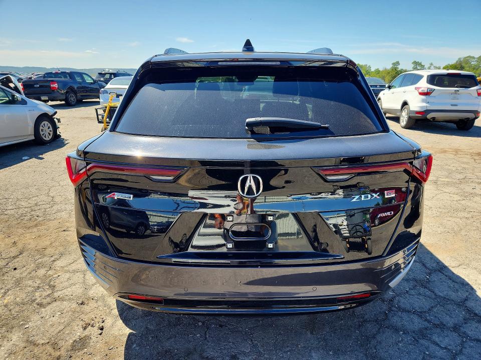 68660776 :رقم المزاد ، 4W5KHNRLXRZ500562 vin ، 2024 Acura Zdx مزاد بيع