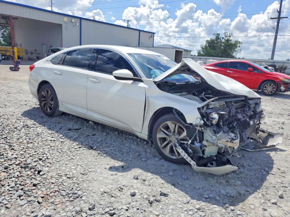Продаж на аукціоні авто 2018 Honda Accord, vin: 1HGCV1F10JA131625, номер лоту: 69221866