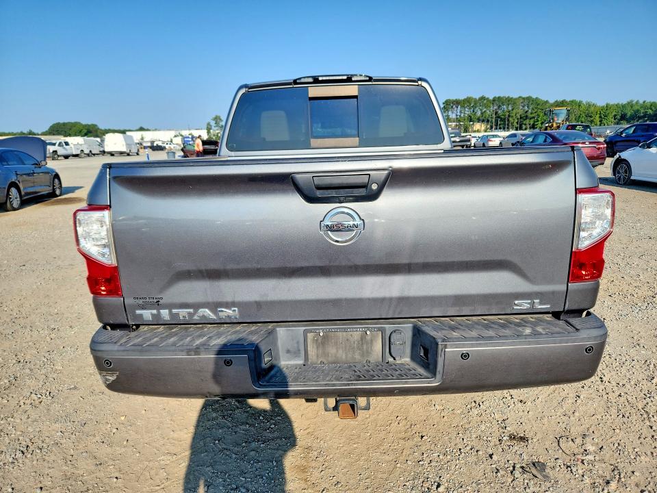 67521166 :رقم المزاد ، 1N6AA1E64HN570647 vin ، 2017 Nissan Titan مزاد بيع