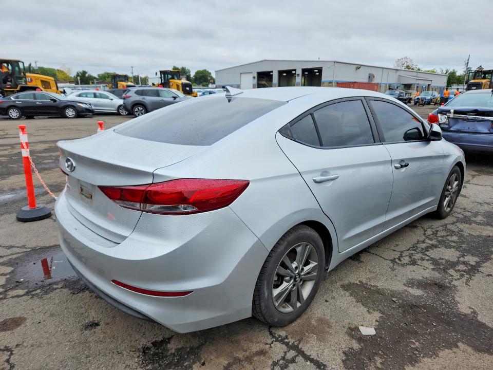 69200776 :رقم المزاد ، 5NPD84LF9JH285903 vin ، 2018 Hyundai Elantra مزاد بيع