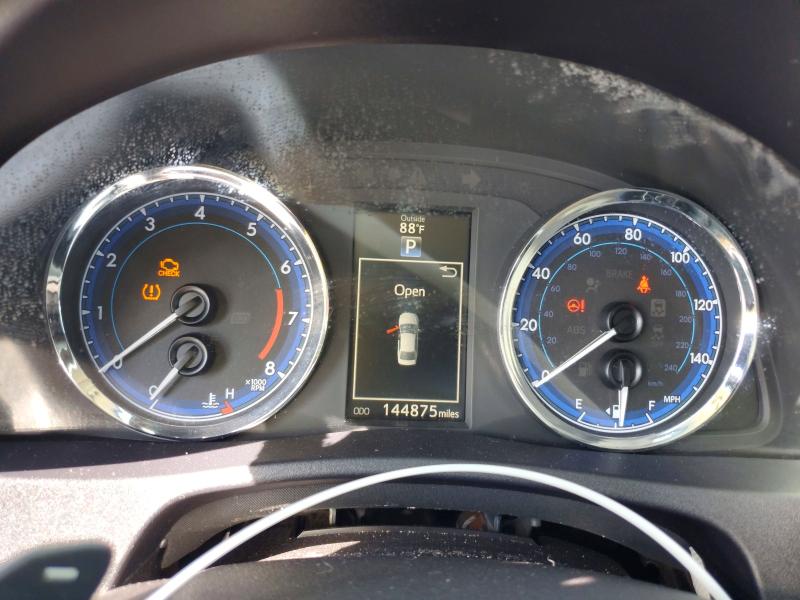 Продажа на аукционе авто 2018 Toyota Corolla, vin: 2T1BURHE5JC039725, номер лота: 70664796