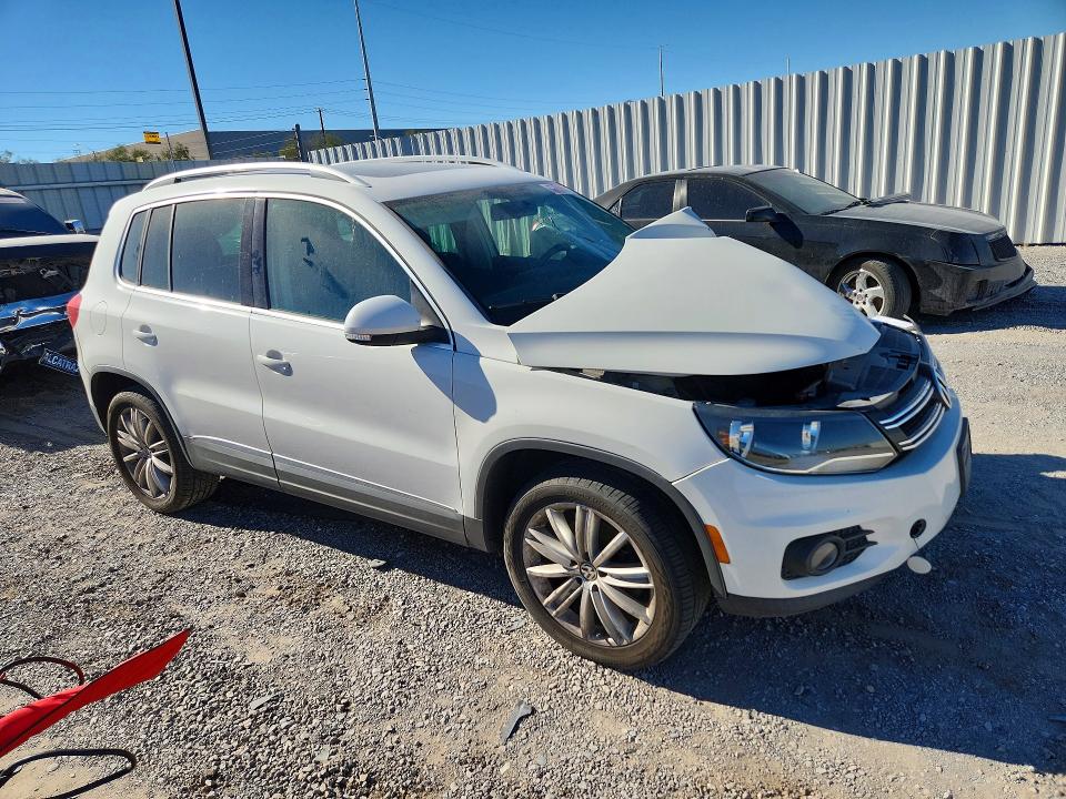 2013 Volkswagen Tiguan მანქანა იყიდება აუქციონზე, vin: WVGAV3AX4DW601221, აუქციონის ნომერი: 63620956