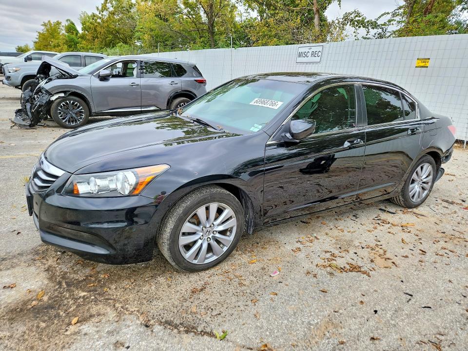 68968766 :رقم المزاد ، 1HGCP2F81BA114802 vin ، 2011 Honda Accord مزاد بيع