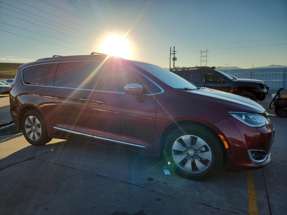 Продажа на аукционе авто 2018 Chrysler Pacifica, vin: 2C4RC1N7XJR229478, номер лота: 68243536