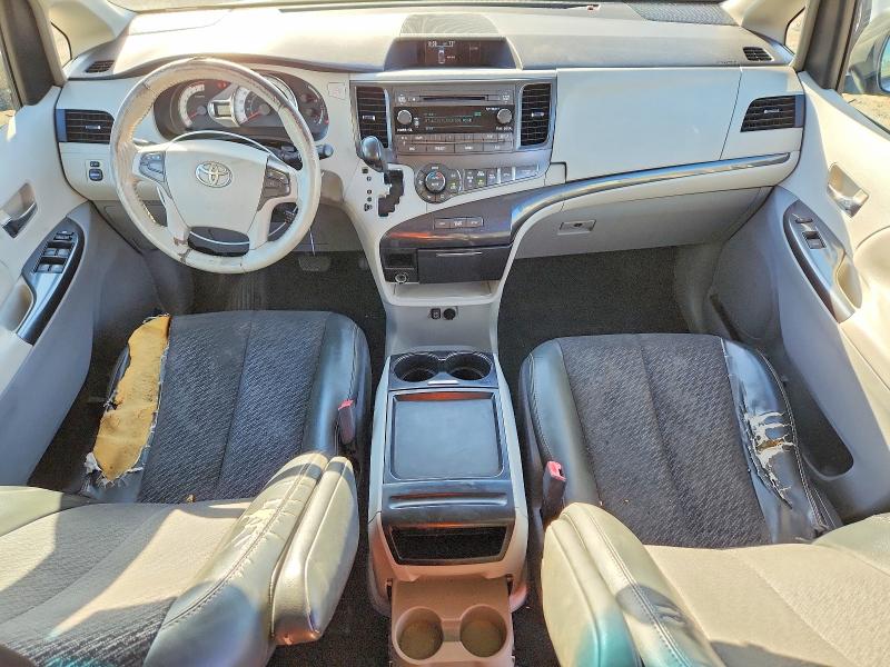 70889666 :رقم المزاد ، 5TDXK3DC5BS039651 vin ، 2011 Toyota Sienna مزاد بيع