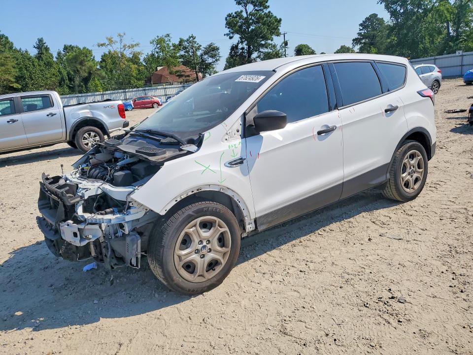 67624926 :رقم المزاد ، 1FMCU0F7XJUC11945 vin ، 2018 Ford Escape مزاد بيع