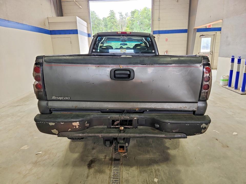 2001 Chevrolet Silverado მანქანა იყიდება აუქციონზე, vin: 1GCHK29U71E215054, აუქციონის ნომერი: 71026636