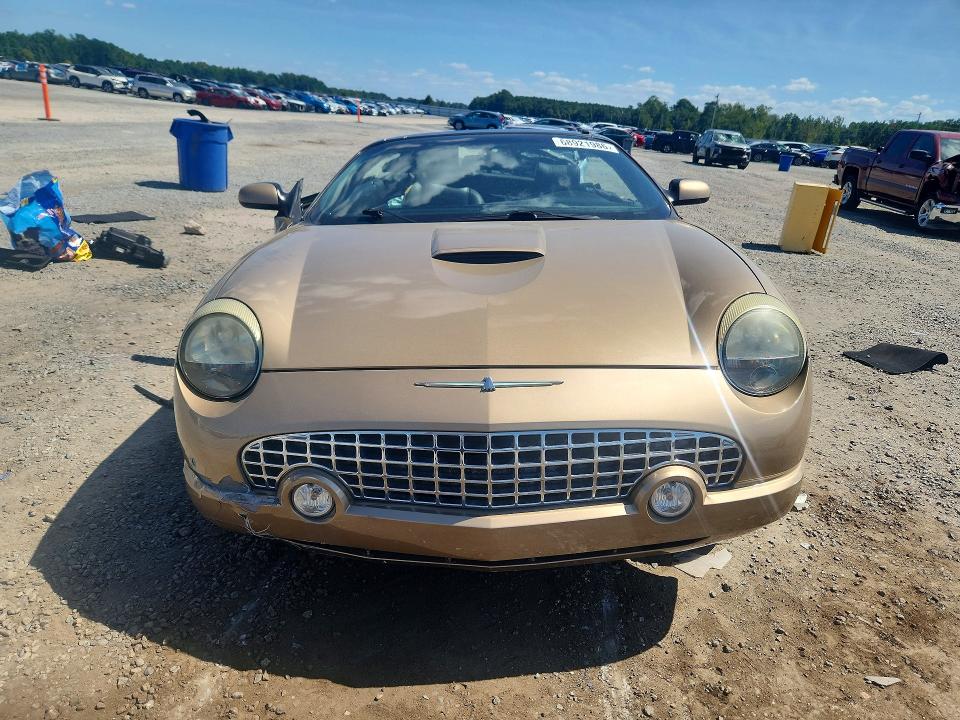 68921986 :رقم المزاد ، 1FAHP60A15Y106787 vin ، 2005 Ford Thunderbird مزاد بيع