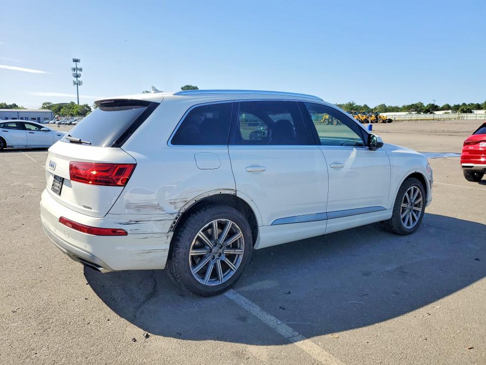 Продаж на аукціоні авто 2017 Audi Q7, vin: WA1LHAF70HD039010, номер лоту: 68741966