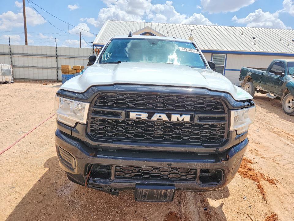 67925936 :رقم المزاد ، 3C6UR5HJ3NG298748 vin ، 2022 Ram 2500 مزاد بيع