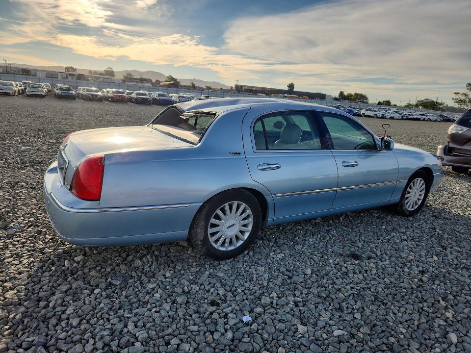 Продажа на аукционе авто 2005 Lincoln Town Car, vin: 1LNHM82W05Y657666, номер лота: 67929106