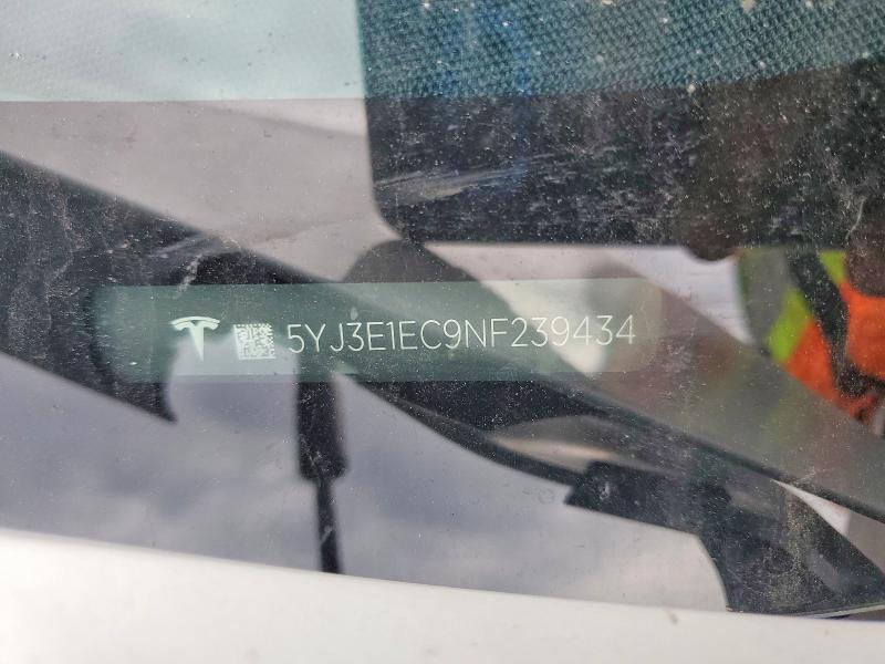 68104156 :رقم المزاد ، 5YJ3E1EC9NF239434 vin ، 2022 Tesla Model 3 مزاد بيع