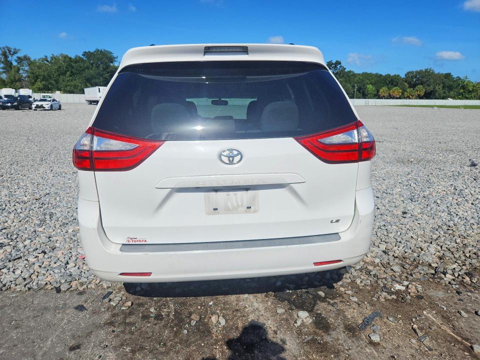 69599786 :رقم المزاد ، 5TDKK3DC1FS682479 vin ، 2015 Toyota Sienna مزاد بيع