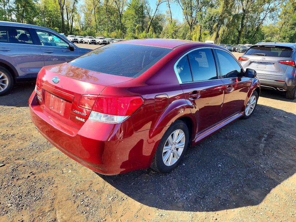 70262326 :رقم المزاد ، 4S3BMBC66A3235818 vin ، 2010 Subaru Legacy مزاد بيع