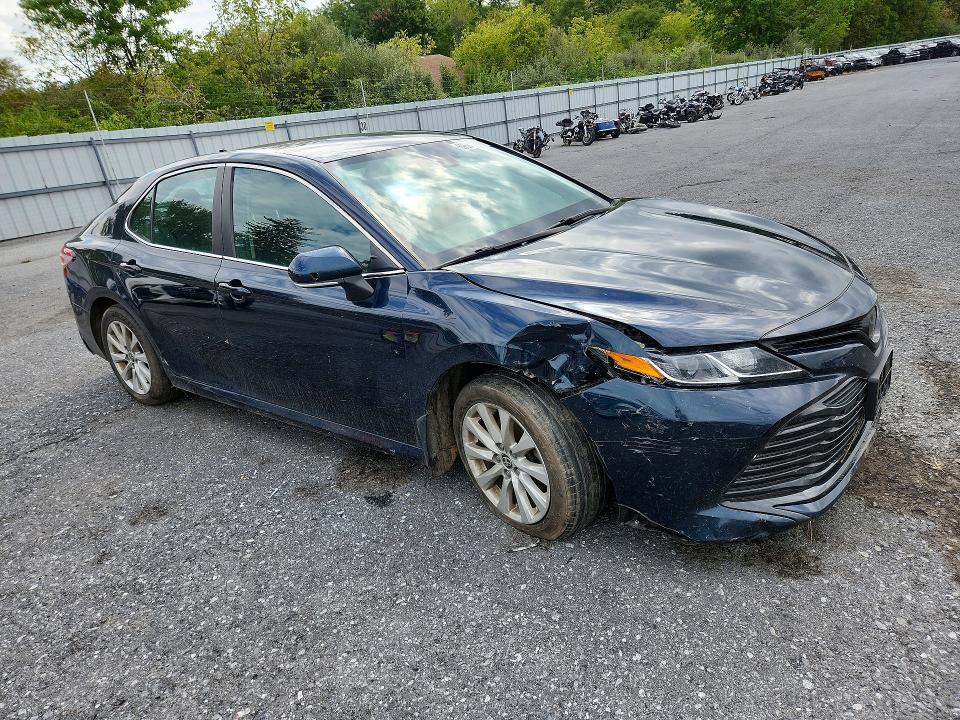 69681146 :رقم المزاد ، 4T1C11BK2LU013260 vin ، 2020 Toyota Camry مزاد بيع