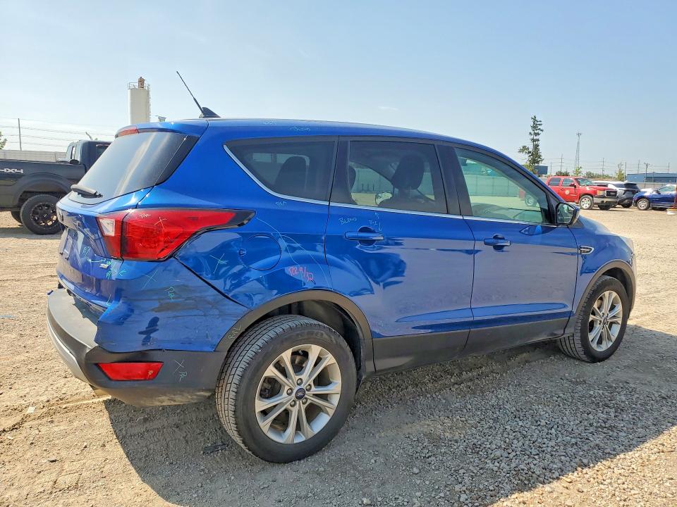 2019 Ford Escape მანქანა იყიდება აუქციონზე, vin: 1FMCU0GD4KUB02113, აუქციონის ნომერი: 66898766