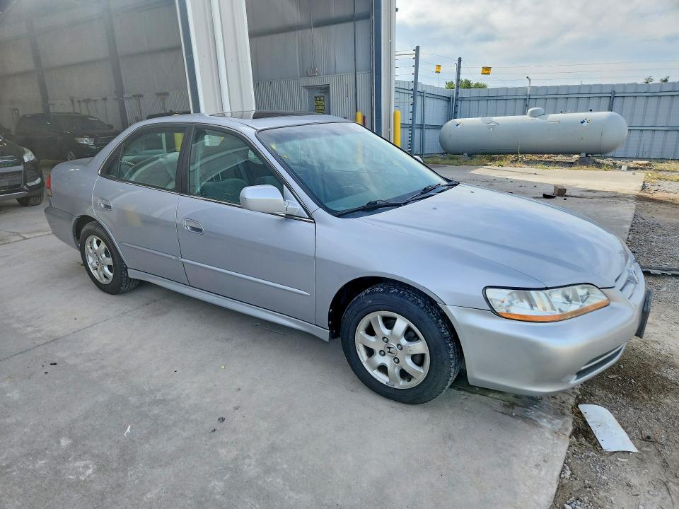Продажа на аукционе авто 2002 Honda Accord, vin: 1HGCG668X2A171748, номер лота: 68333456