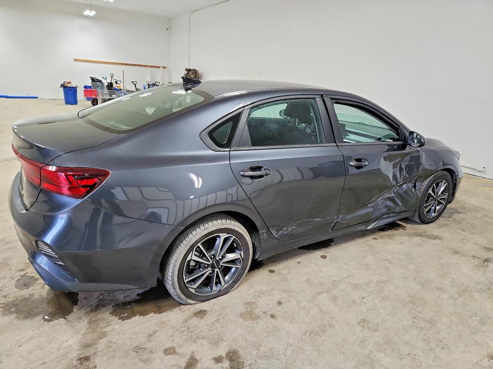 2024 Kia Forte მანქანა იყიდება აუქციონზე, vin: 3KPF24AD3RE739896, აუქციონის ნომერი: 67977236