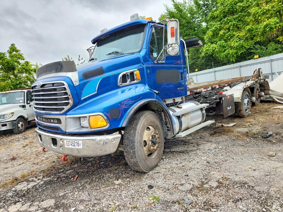 68745216 :رقم المزاد ، 2FZMAZCV56AV17692 vin ، 2006 Sterling Truck L9500 مزاد بيع