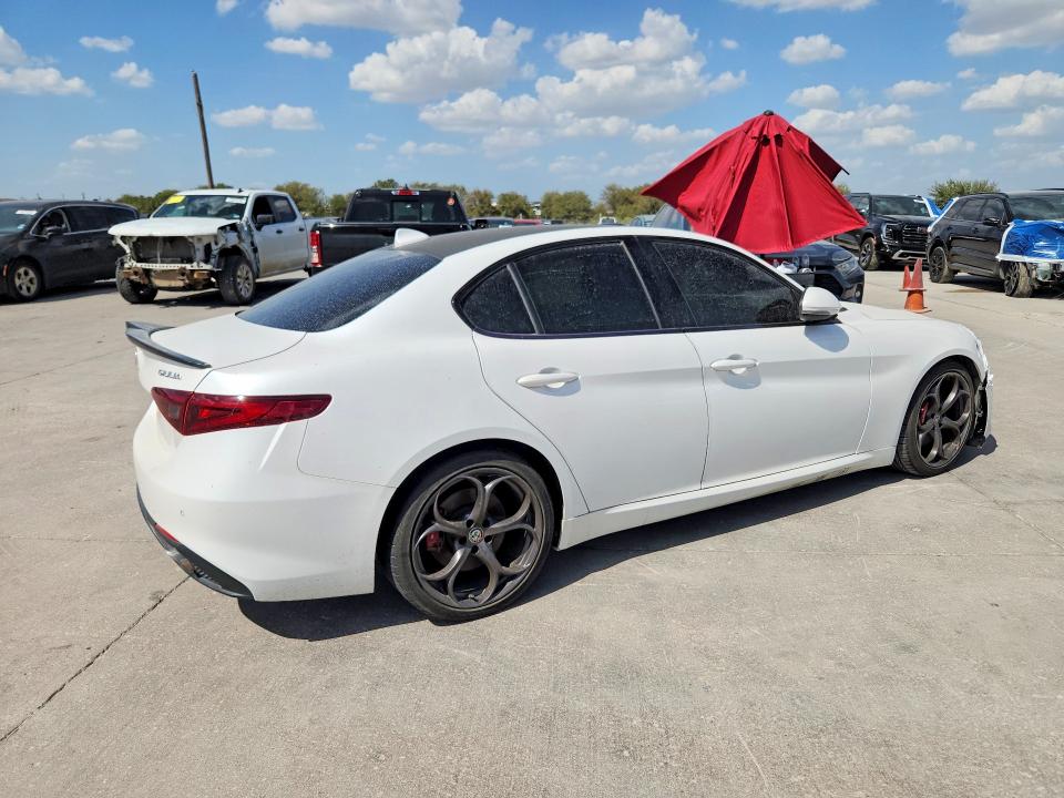 2017 Alfa Romeo Giulia მანქანა იყიდება აუქციონზე, vin: ZARFAECN0H7543661, აუქციონის ნომერი: 69253586