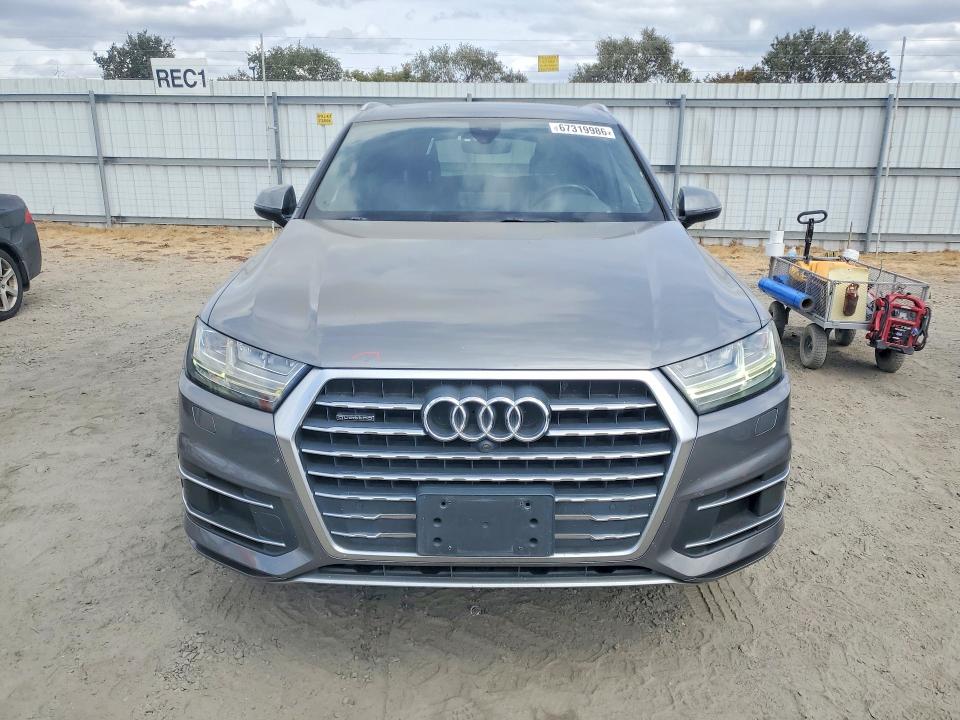67319986 :رقم المزاد ، WA1LHAF76HD036824 vin ، 2017 Audi Q7 مزاد بيع