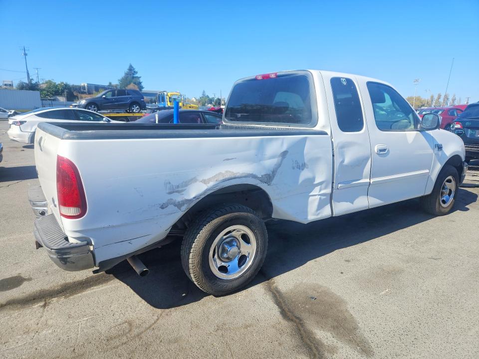 70877436 :رقم المزاد ، 1FTRX17L42NA70504 vin ، 2002 Ford F150 مزاد بيع