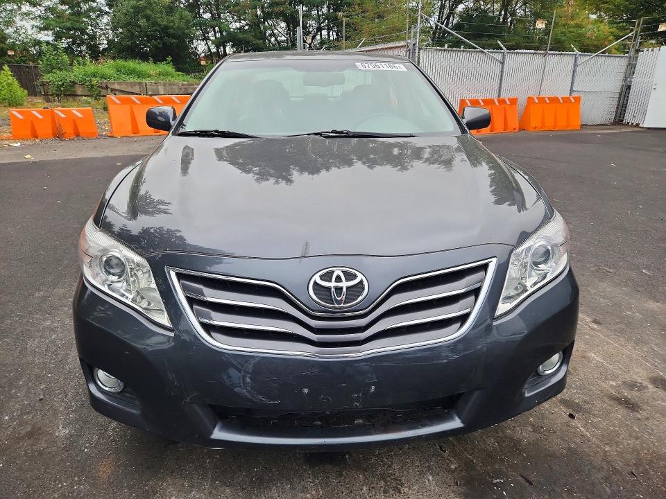 2010 Toyota Camry მანქანა იყიდება აუქციონზე, vin: 4T1BK3EK5AU110143, აუქციონის ნომერი: 67561186