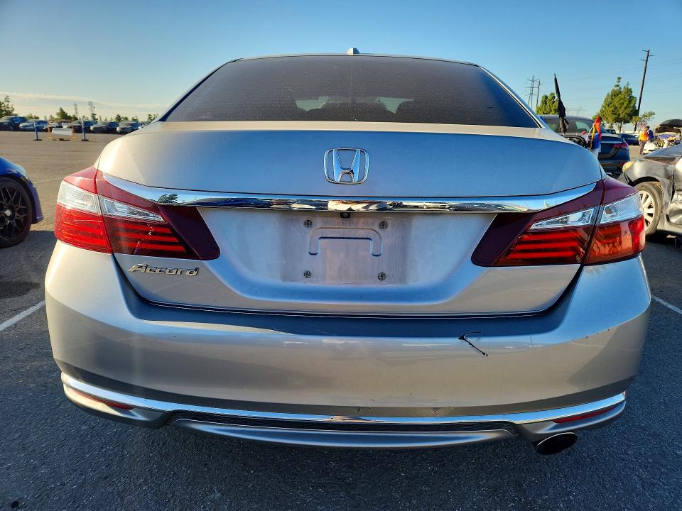 70684276 :رقم المزاد ، 1HGCR2F74GA081335 vin ، 2016 Honda Accord مزاد بيع