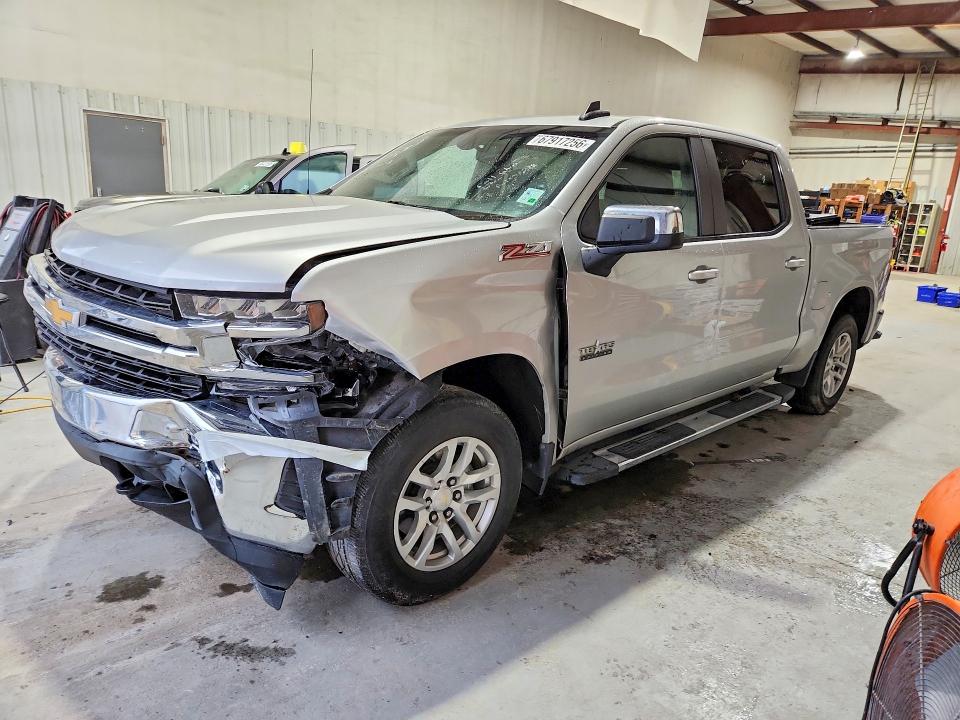 2020 Chevrolet Silverado მანქანა იყიდება აუქციონზე, vin: 3GCUYDED5LG415893, აუქციონის ნომერი: 67917256