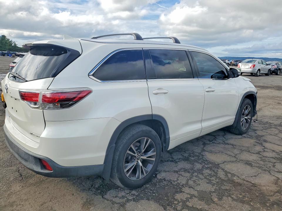 68586166 :رقم المزاد ، 5TDJKRFH0GS353295 vin ، 2016 Toyota Highlander مزاد بيع