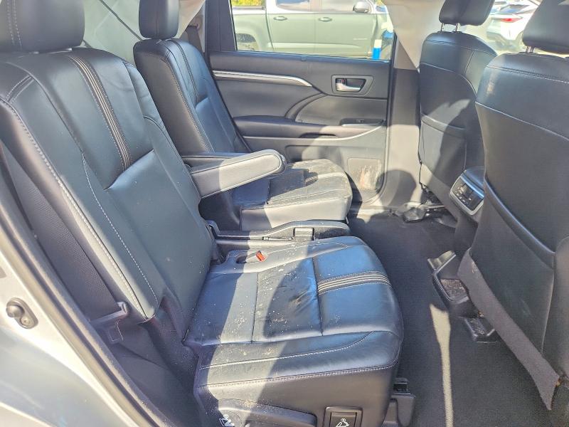 Продаж на аукціоні авто 2017 Toyota Highlander, vin: 5TDJZRFH4HS379069, номер лоту: 70020196
