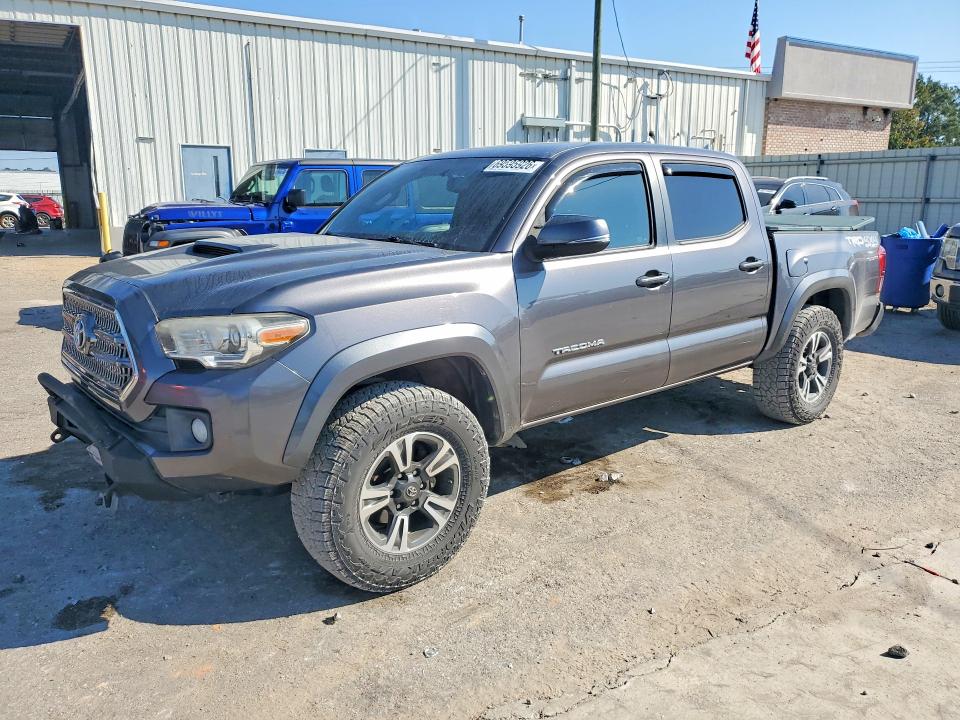 69595926 :رقم المزاد ، 5TFCZ5AN9HX086213 vin ، 2017 Toyota Tacoma مزاد بيع