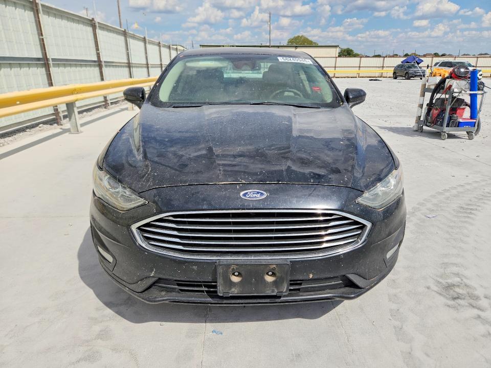 68240946 :رقم المزاد ، 3FA6P0HDXKR231686 vin ، 2019 Ford Fusion مزاد بيع