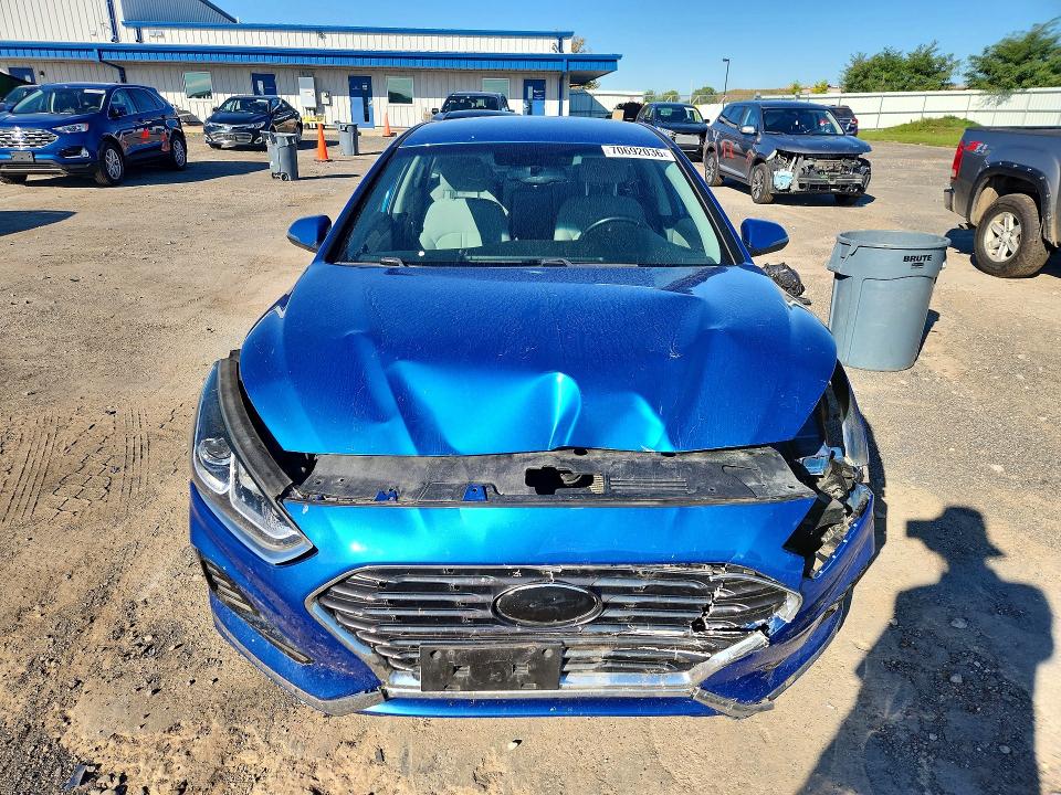 2018 Hyundai Sonata მანქანა იყიდება აუქციონზე, vin: 5NPE34AFXJH627669, აუქციონის ნომერი: 70692036