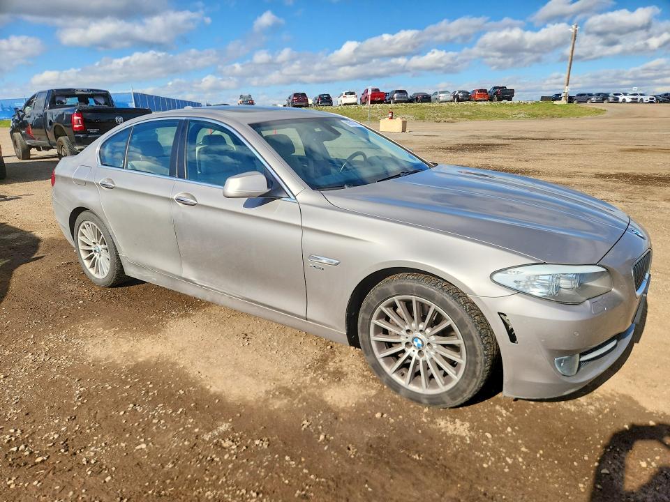 68516776 :رقم المزاد ، WBAFU7C5XBC877124 vin ، 2011 Bmw 535 مزاد بيع