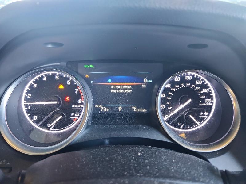69190146 :رقم المزاد ، 4T1B11HK9JU037006 vin ، 2018 Toyota Camry مزاد بيع