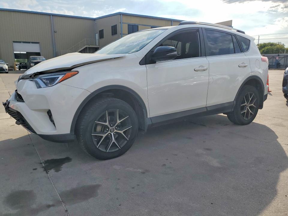 Auction sale of the 2017 Toyota Rav4, vin: JTMNFREV2HJ140828, lot number: 70642856