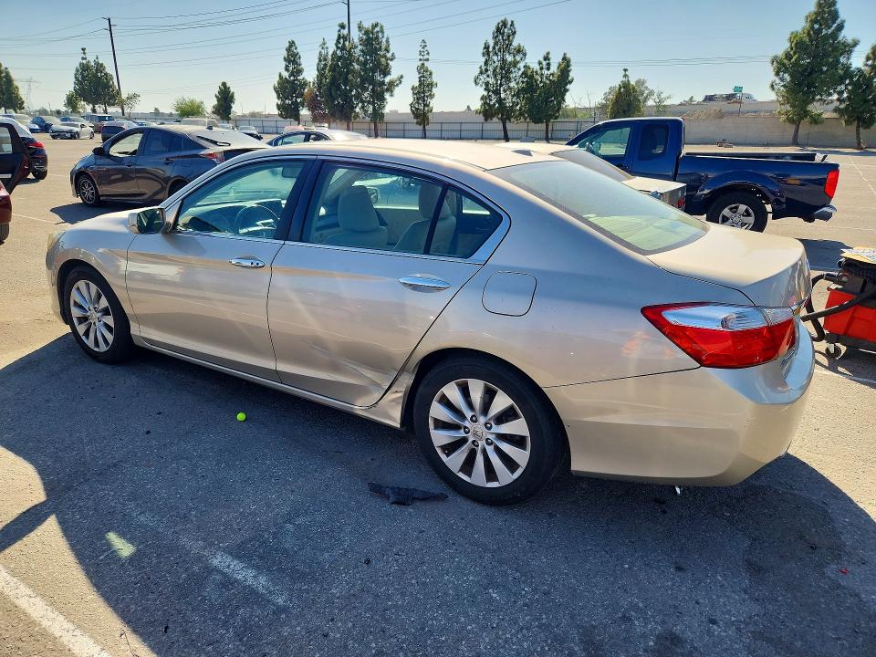 70136146 :رقم المزاد ، 1HGCR2F85FA086499 vin ، 2015 Honda Accord مزاد بيع
