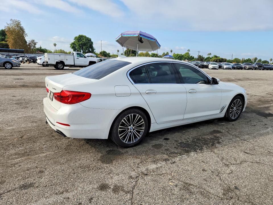 2017 Bmw 540 მანქანა იყიდება აუქციონზე, vin: WBAJE5C30HG915813, აუქციონის ნომერი: 69657026
