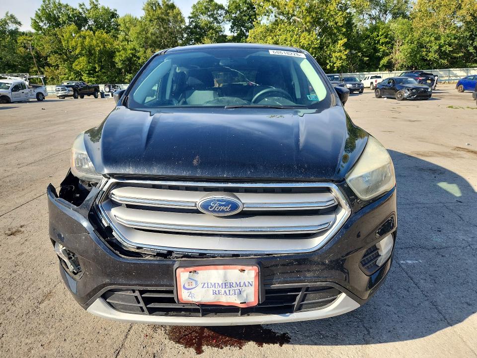 2017 Ford Escape მანქანა იყიდება აუქციონზე, vin: 1FMCU9GD5HUD99261, აუქციონის ნომერი: 68618226